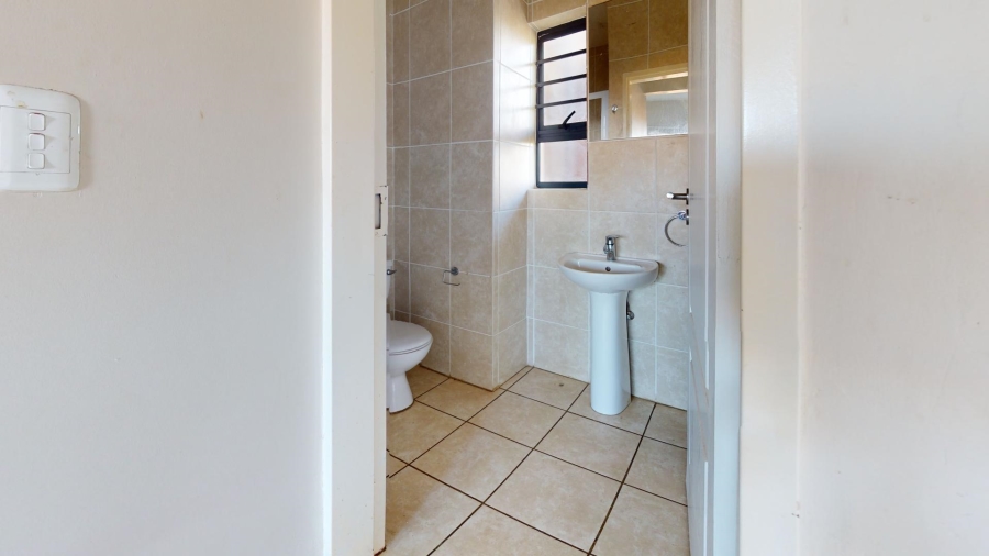 2 Bedroom Property for Sale in Mooivallei Park North West